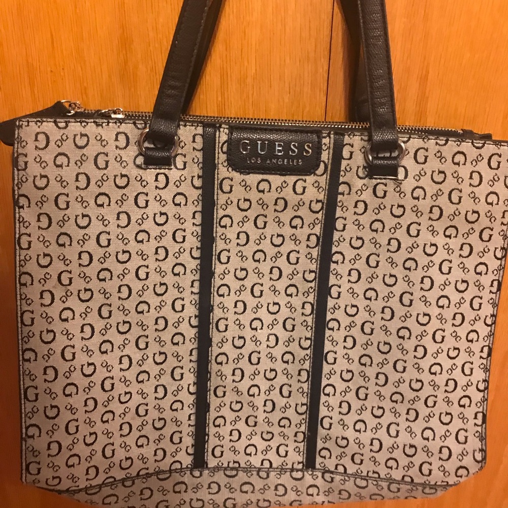 Like new tan Guess purse